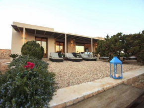 Secluded villa with private pool